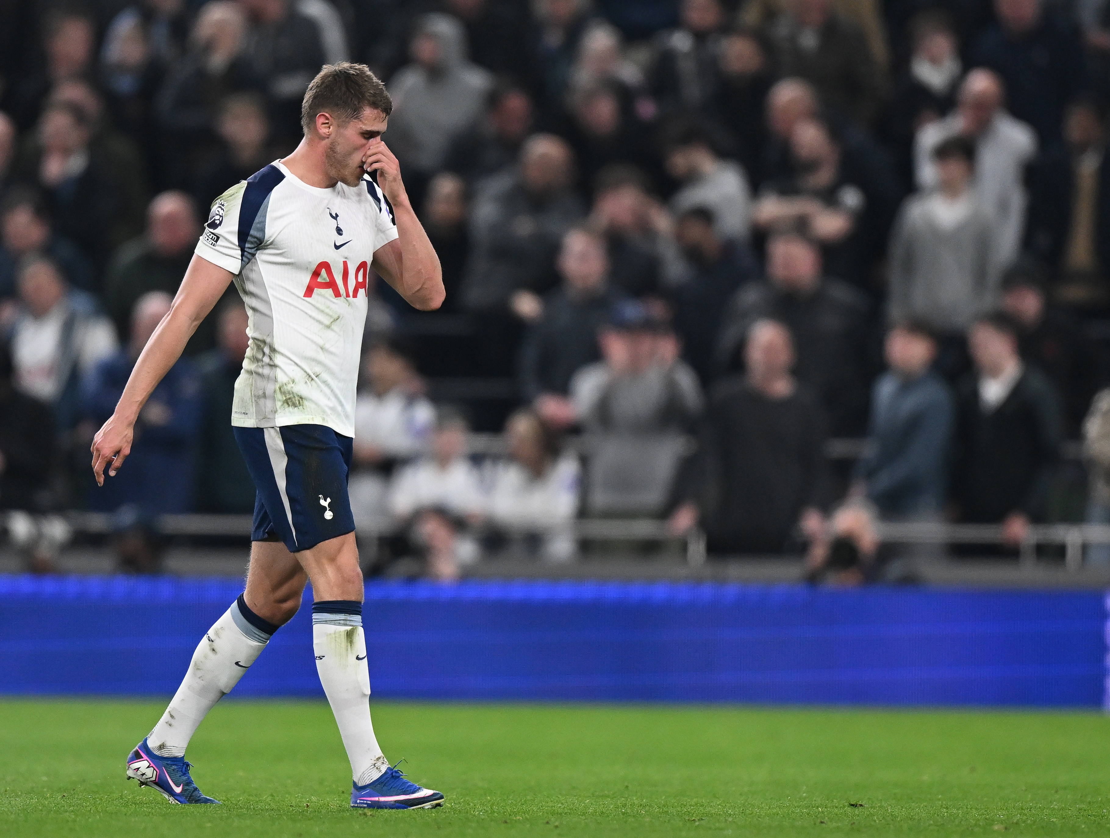 世界杯高清赛事直播app下载官方正版-旧将:利物浦确实需要再引进一名中卫,范德芬似乎是不错的选择